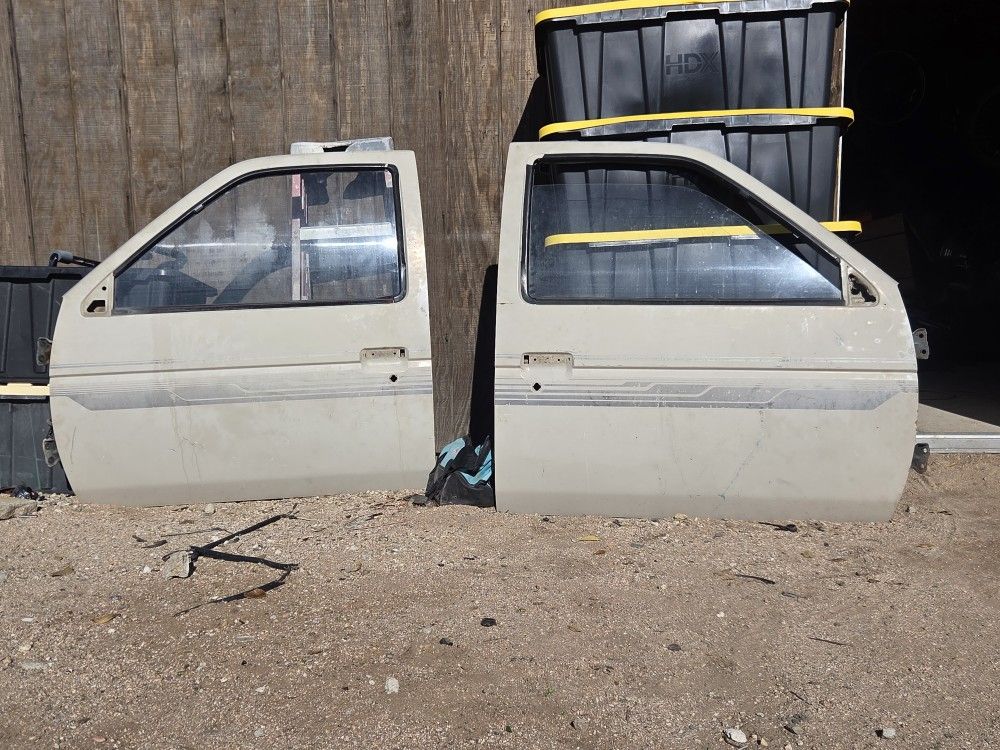 Nissan Hard Body Z24 1987 Doors