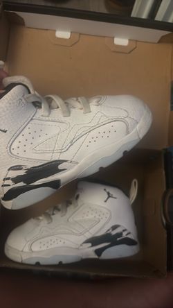 Nikes boys size 6