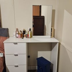 White vanity with mirror – $100