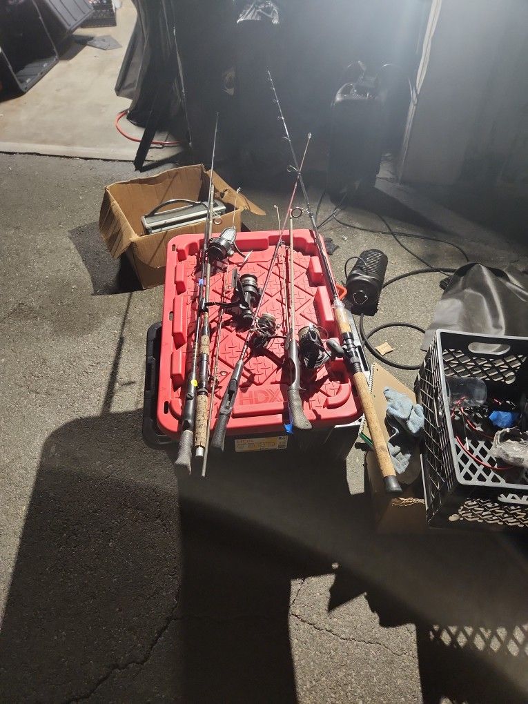 Flash Sale Fishing Rods And Rear Bundle