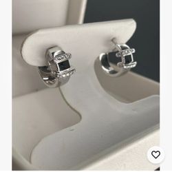 18k Omega Designer Diamond Earrings VS1 0,4 Carat