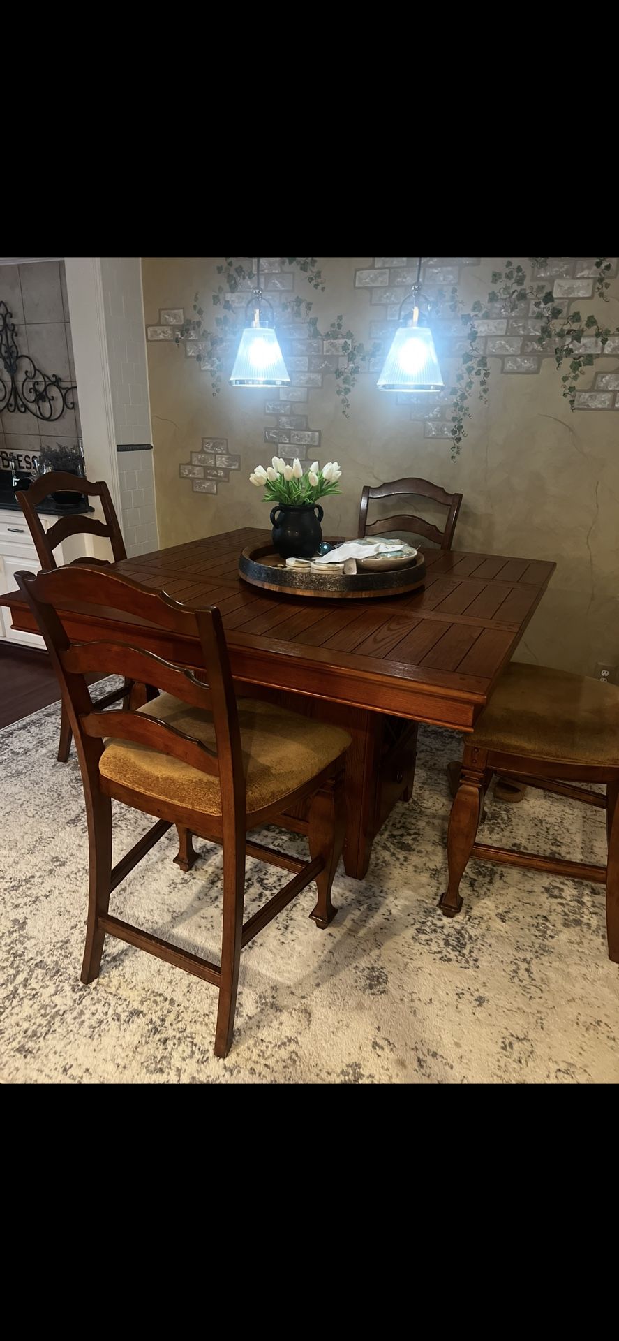 Kitchen Table, 4 Chairs And Hutch