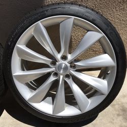 Tesla Model S Wheel