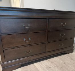Free Dresser & 2 night stands!!
