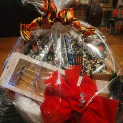 Happy Mother's Day! Handbag Gift Basket . Authentic Nigerian  👜 Handbag