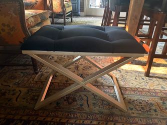 Tufted bench
