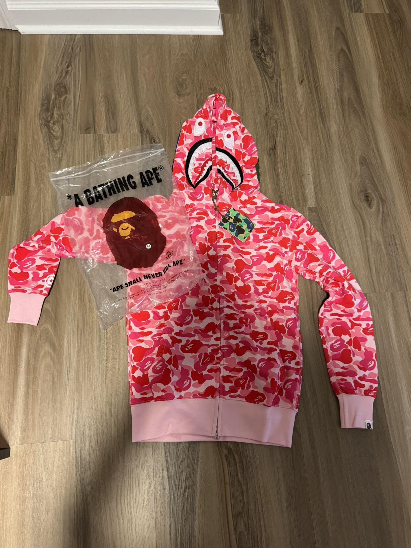 BAPE - Pink Shark Hoodie Full Zip - SIZE M