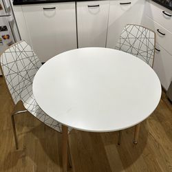Round White Dining Table 