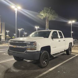 2017 Silverado 4x4  5.3L V8