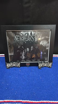 NEW YEARS DAY SIGNED 8x10