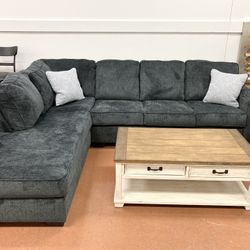 New Ashley Sectional 🔥🔥 AVAILABLE NOW 
