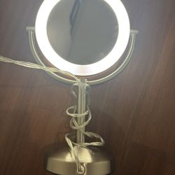 light mirror brookstone