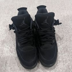 black cat jordan 4