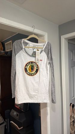 Chicago Blackhawks Women’s Size L CCM Long Sleeve Raglan Shirt