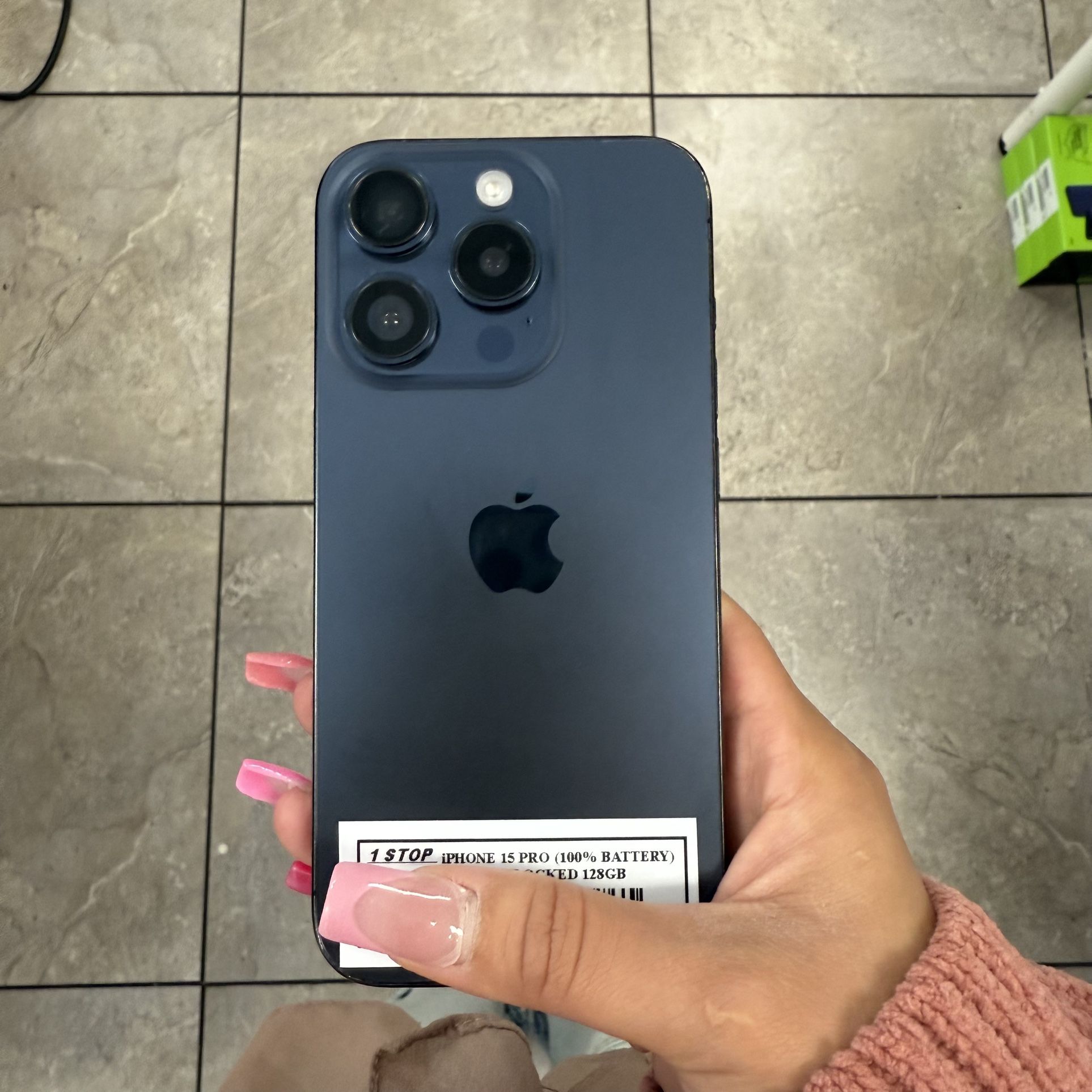 iPHONE 15 PRO UNLOCKED