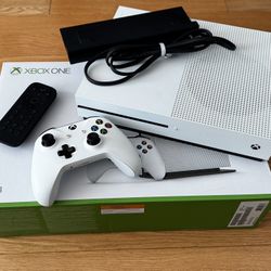 PRE-OWNED BUNDLE: 2TB XBOX ONE S with 1 Wireless Controller & Media Remote Controller