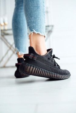 YEEZY BOOST 350 ‘PIRATE BLACK’
