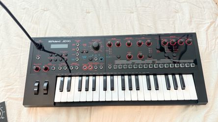 Roland JD-Xi Interactive Analog/Digital Crossover Synthesizer