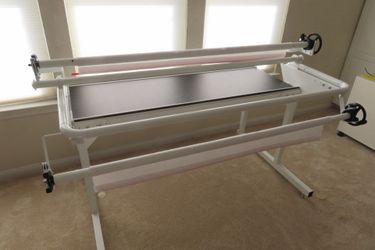 Handi Quilter HQ Little Foot Quilting Frame – 5’ Longarm Quilting Frame
