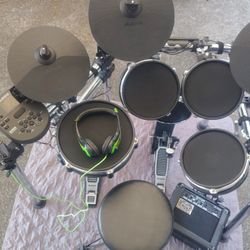 Alesis Surge With Amp & Headphones 