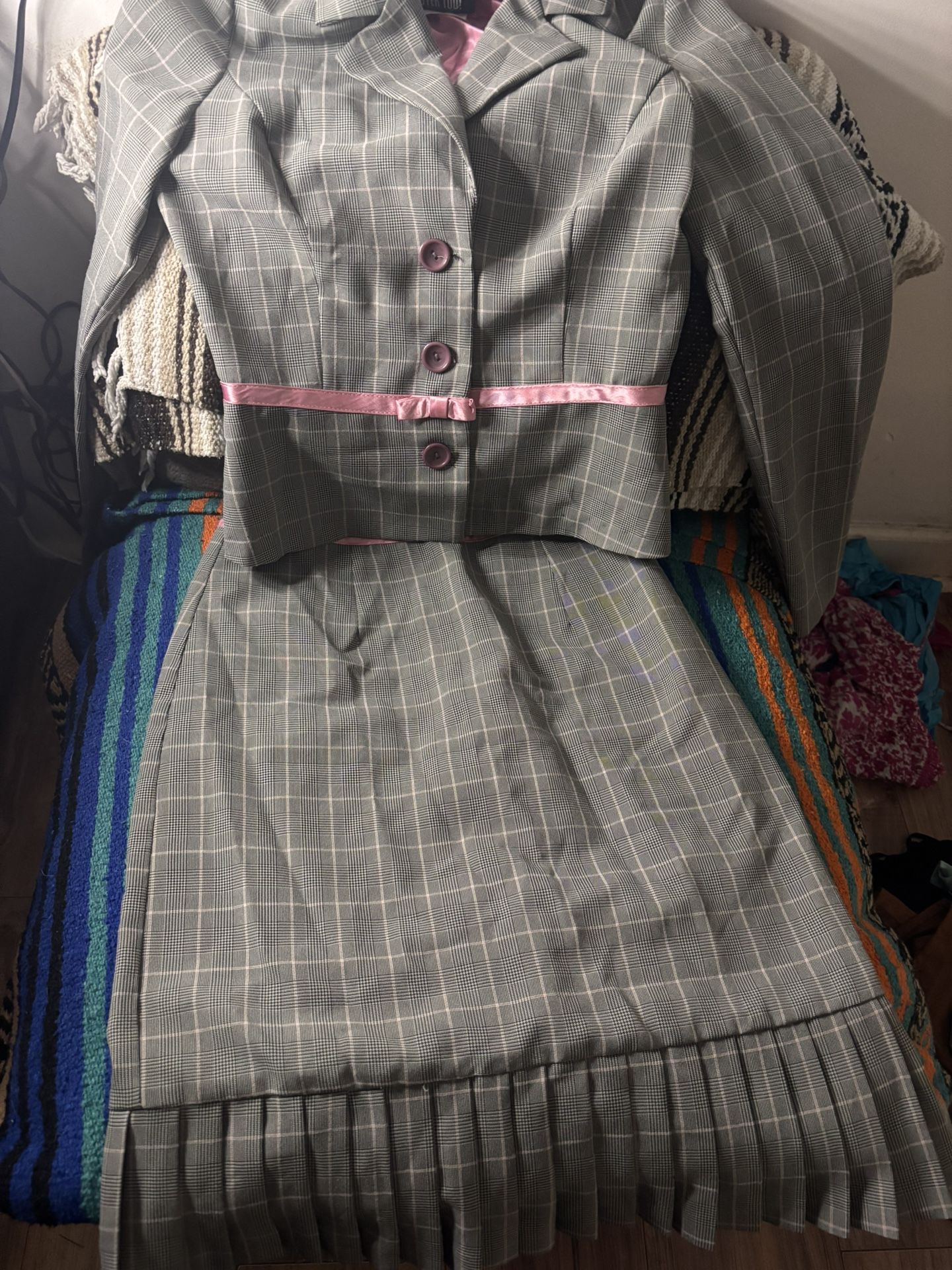 Y2K 2 Piece Skirt Suit / “BYER TOO!” Size 7