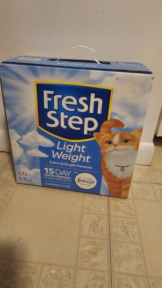 New FreshStep Lightweight Cat 15LB Cat Litter