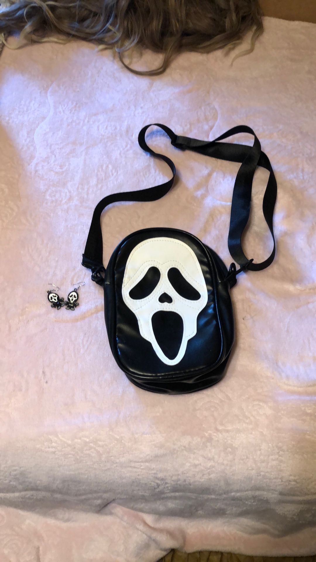 Scream Crossbody And Earrings