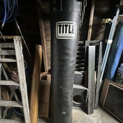 Title Heavy Bag 6’ 