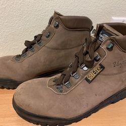 Vasque GoreTex Hiking Boots, Size 9 M