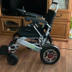 Comfy Go Extreme Sport Power Wheelchair