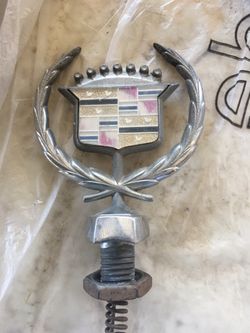 Cadillac Fleetwood emblem hood