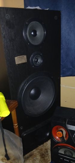 Home Stereo And 4 Speakers