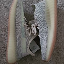 Yeezy Boost V2 Citrin "Mismatch " Pair Size 7 Men /8.5wmns