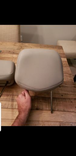 Cadillac CTS Tan Leather Headrest