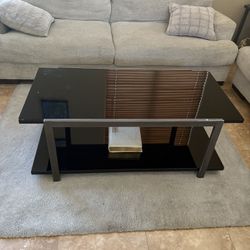 Glass Coffee Table W 2 End Tables And 2 Lamps 300.00