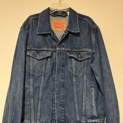 Levi’s Jean Jacket Size Medium Men 