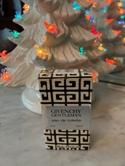 Bran new in the box. New Givenchy Gentleman Vintage eau de toilette 109ml Splash Box.From my fathers estate. Fcfs