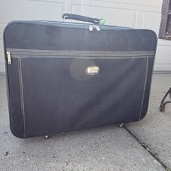 Vintage Jordache Luggage Set – 3-Piece Travel Collection