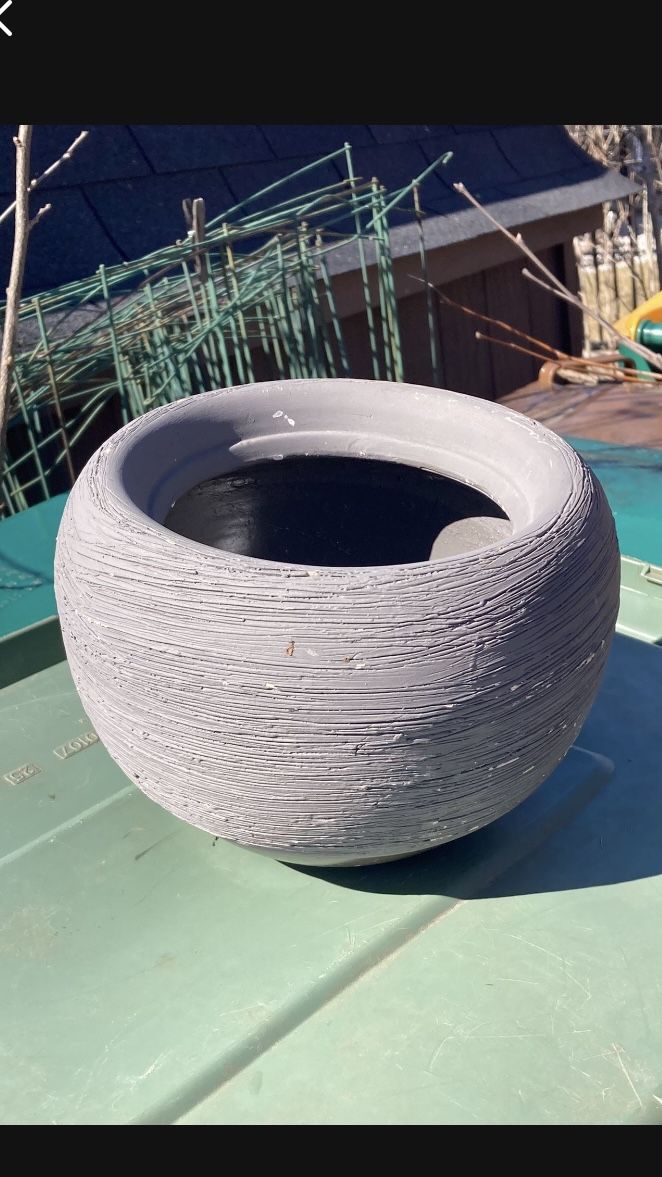 Grey Combed Clay Plant Pot