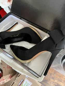 Alice + Olivia Bow Pumps