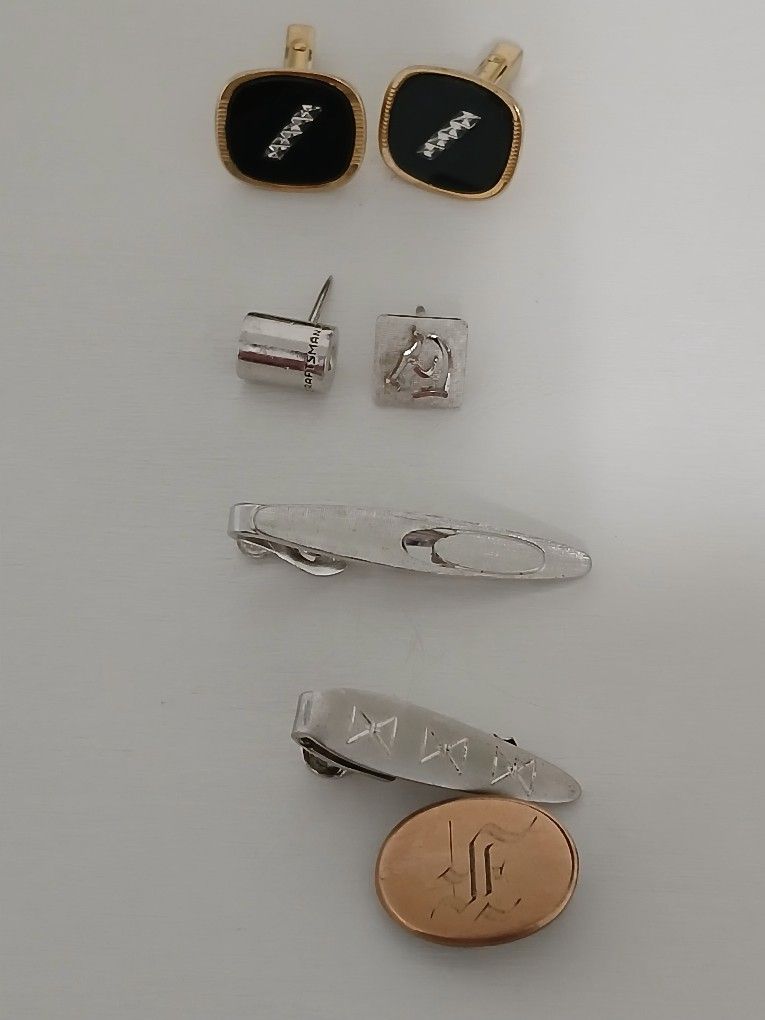 Lot Of Vintage Tie Clips & Cuff Links