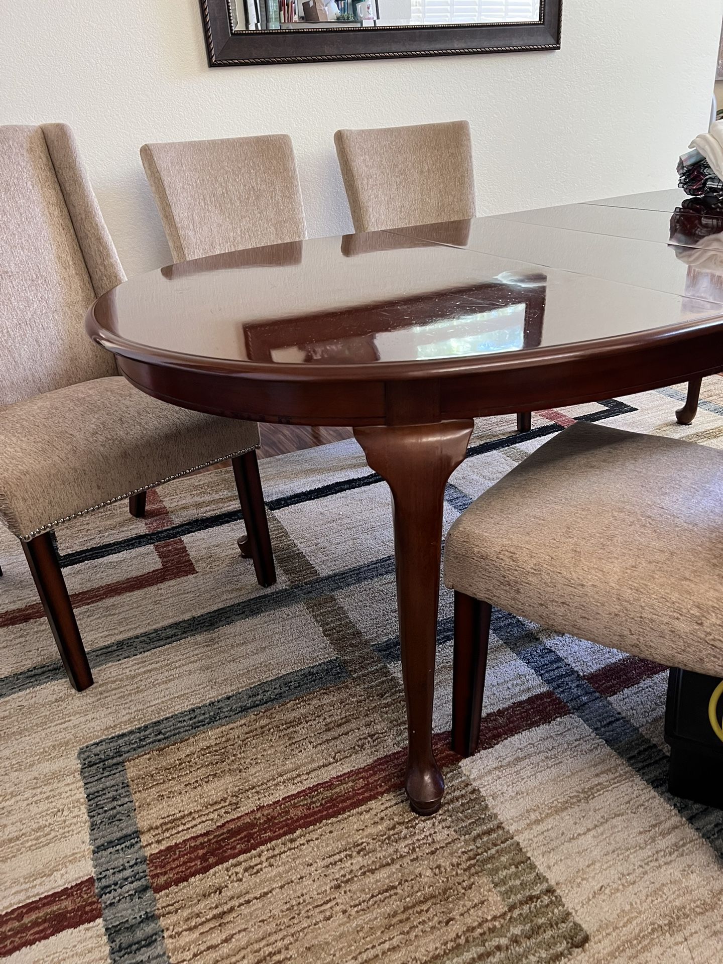 84in  Oval Queen Anne Style Cherry wood dining table + 6 Chairs - Good Condition