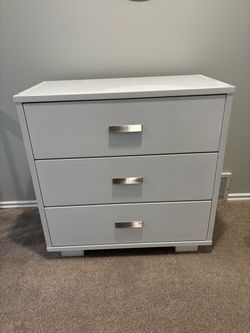White dresser Free