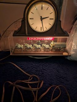 Vintage Budweiser Clydesdale light up clock.