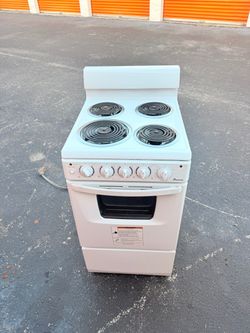 Amana 20-in 4 burners 2.6-cu ft Single oven electric range Electric Range (White )
