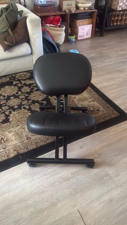Selling ergonomic kneeling chair