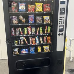 SODA AND SNACK VENDING MACHINE