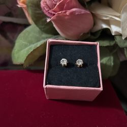 Darling ! Pretty! Little Gold Filled Buttercup CZ Earrings 
