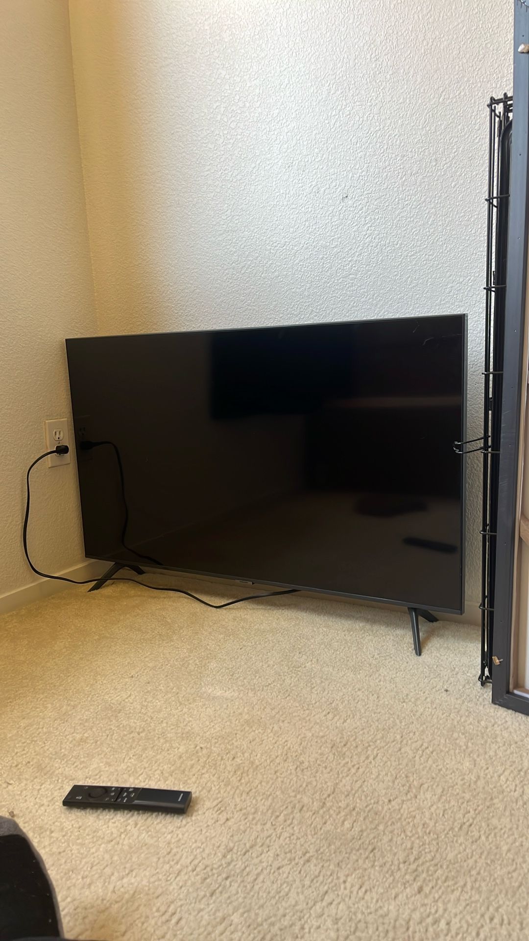 Samsung 43” TV