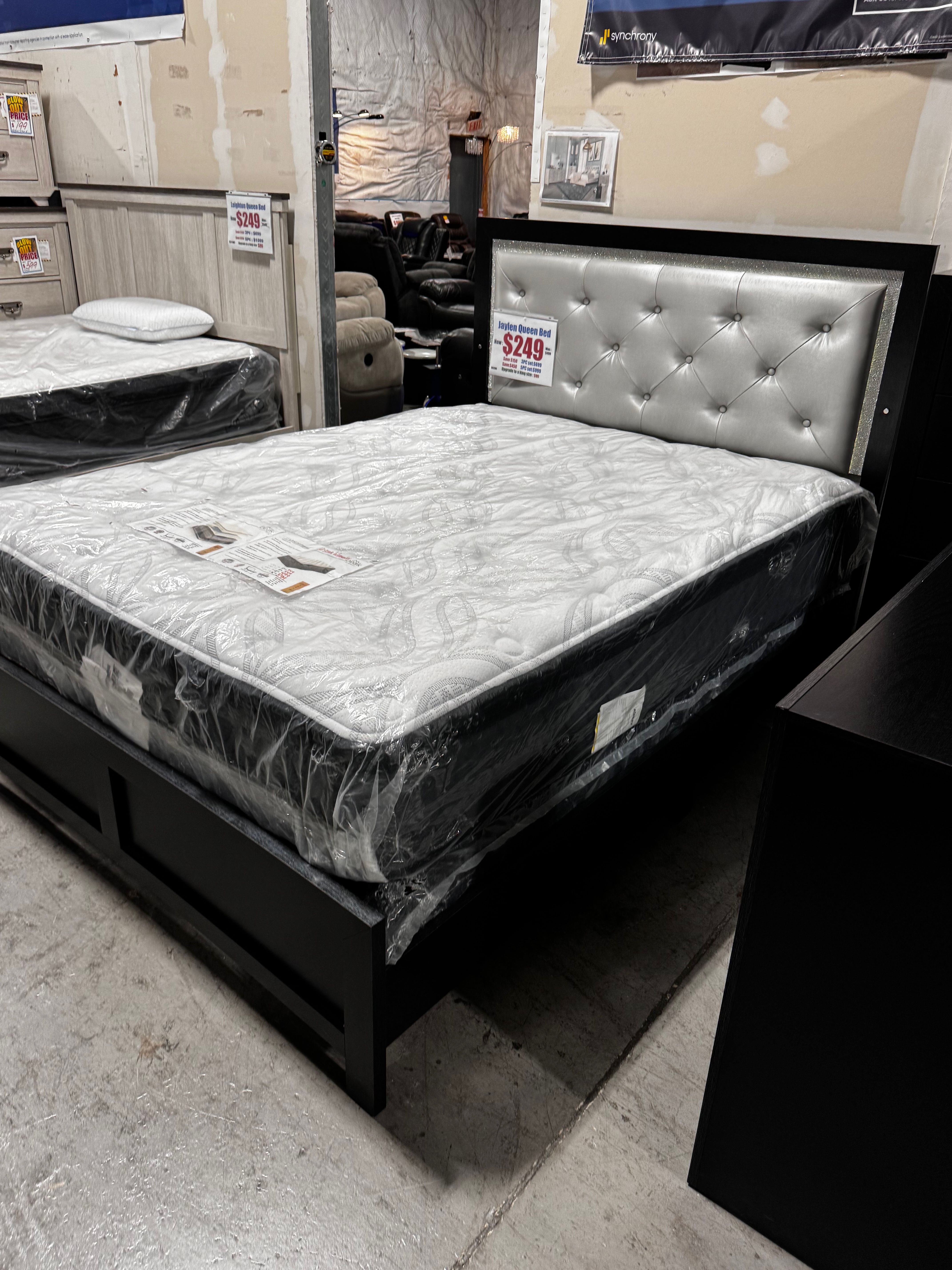 QUEEN BEDROOM SET FOR SALE!!! (AVAILABLE IN KING)* $10 down ONLY* !!NO CREDIT NEEDED !! TAKE IT HOME TODAY!! 🚛 SAME DAY DELIVERY AVAILABLE 🚚 Se Habl